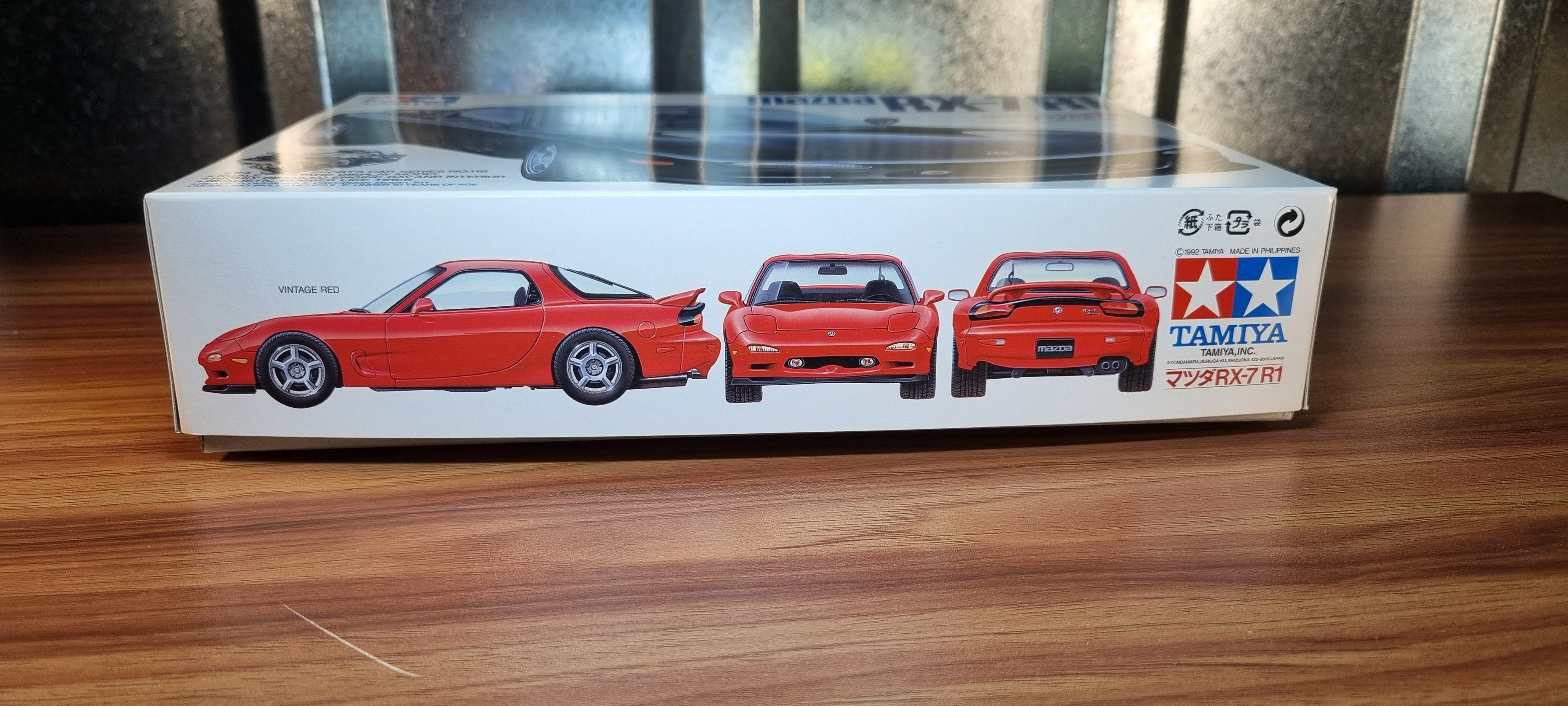 TAMIYA 24116 Mazda Rx-7 R1 1:24 Car Model Kit