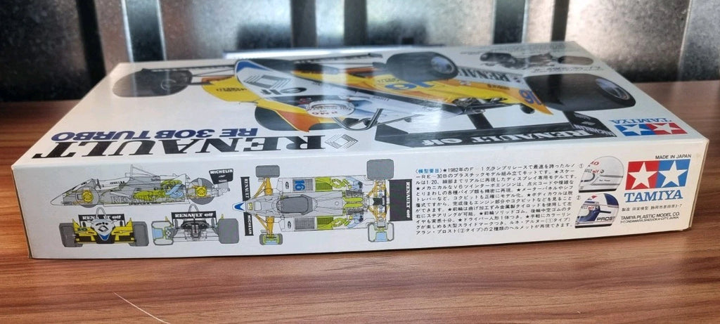 1983 Vintage Tamiya Renault RE-30B Turbo w Driver Figure 1/20 Plastic Model Kit
